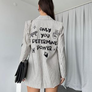 Blazer Lucy Bordada